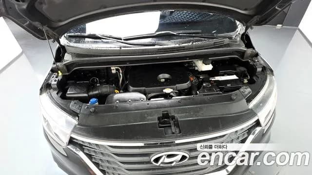 2019 Hyundai The New Grand Starex Wagon 12-Seater Sold VIN KMJWA37KBKU055895 – side profile 2019 Hyundai The New Grand Starex Wagon 12-Seater Sold VIN KMJWA37KBKU055895 – side profile