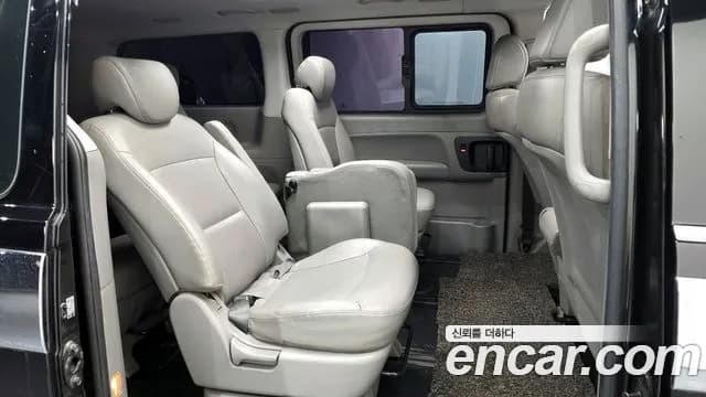2019 Hyundai The New Grand Starex Wagon 12-Seater Sold VIN KMJWA37KBKU055895 – trunk area 2019 Hyundai The New Grand Starex Wagon 12-Seater Sold VIN KMJWA37KBKU055895 – trunk area
