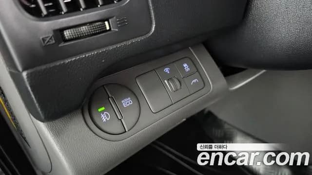 2019 Hyundai The New Grand Starex Wagon 12-Seater Sold VIN KMJWA37KBKU087851 – photo 18 2019 Hyundai The New Grand Starex Wagon 12-Seater Sold VIN KMJWA37KBKU087851 – photo 18