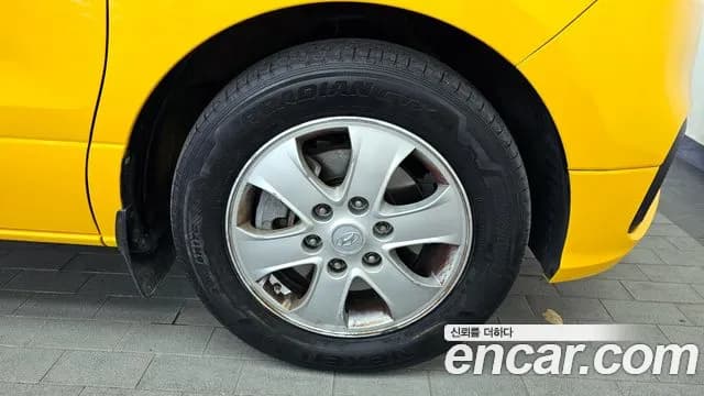 2019 Hyundai The New Grand Starex School Bus Sold VIN KMJWA37KBKU998991 – exterior detail 2019 Hyundai The New Grand Starex School Bus Sold VIN KMJWA37KBKU998991 – exterior detail