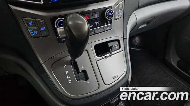 2021 Hyundai The New Grand Starex Wagon 12-Seater Sold VIN KMJWA37KBMU151654 – exterior detail 2021 Hyundai The New Grand Starex Wagon 12-Seater Sold VIN KMJWA37KBMU151654 – exterior detail