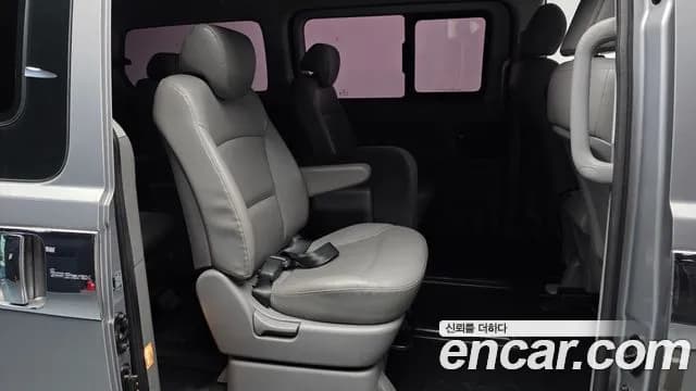 2017 Hyundai Grand Starex 4WD 12-Seater Wagon Sold VIN KMJWA37KDHU895236 – side profile 2017 Hyundai Grand Starex 4WD 12-Seater Wagon Sold VIN KMJWA37KDHU895236 – side profile