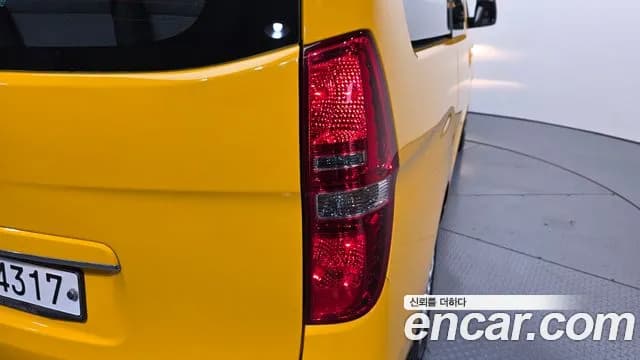 2019 Hyundai The New Grand Starex School Bus LPi Sold VIN KMJWA37TBKU001886 – rear exterior 2019 Hyundai The New Grand Starex School Bus LPi Sold VIN KMJWA37TBKU001886 – rear exterior