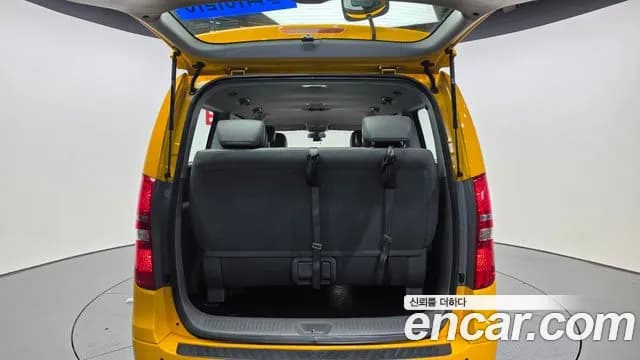 2019 Hyundai The New Grand Starex School Bus LPi Sold VIN KMJWA37TBKU001886 – exterior detail 2019 Hyundai The New Grand Starex School Bus LPi Sold VIN KMJWA37TBKU001886 – exterior detail