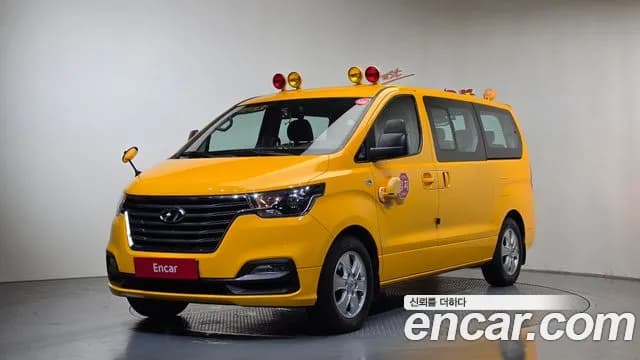 2019 Hyundai The New Grand Starex School Bus LPi Sold VIN KMJWA37TBKU014862 – exterior detail 2019 Hyundai The New Grand Starex School Bus LPi Sold VIN KMJWA37TBKU014862 – exterior detail