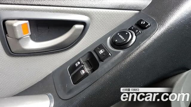2019 Hyundai The New Grand Starex School Bus LPi Sold VIN KMJWA37TBKU067131 – trunk area 2019 Hyundai The New Grand Starex School Bus LPi Sold VIN KMJWA37TBKU067131 – trunk area