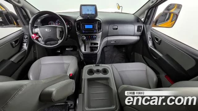 2019 Hyundai The New Grand Starex School Bus LPi Sold VIN KMJWA37TBKU999435 – exterior detail 2019 Hyundai The New Grand Starex School Bus LPi Sold VIN KMJWA37TBKU999435 – exterior detail