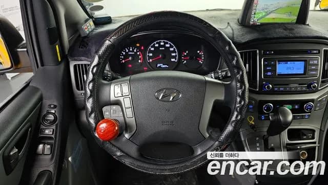 2020 Hyundai The New Grand Starex School Bus LPi Sold VIN KMJWA37TBLU107334 – interior seats 2020 Hyundai The New Grand Starex School Bus LPi Sold VIN KMJWA37TBLU107334 – interior seats