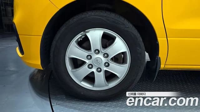 2020 Hyundai The New Grand Starex School Bus LPi Sold VIN KMJWA37TBLU133380 – trunk area 2020 Hyundai The New Grand Starex School Bus LPi Sold VIN KMJWA37TBLU133380 – trunk area