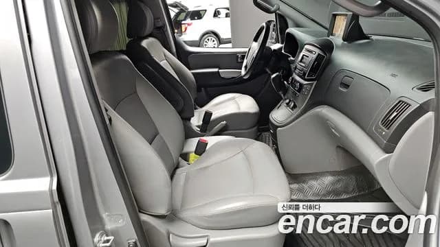 2018 Hyundai Grand Starex 4WD Camping car Sold VIN KMJWS37KDJU926996 – trunk area 2018 Hyundai Grand Starex 4WD Camping car Sold VIN KMJWS37KDJU926996 – trunk area