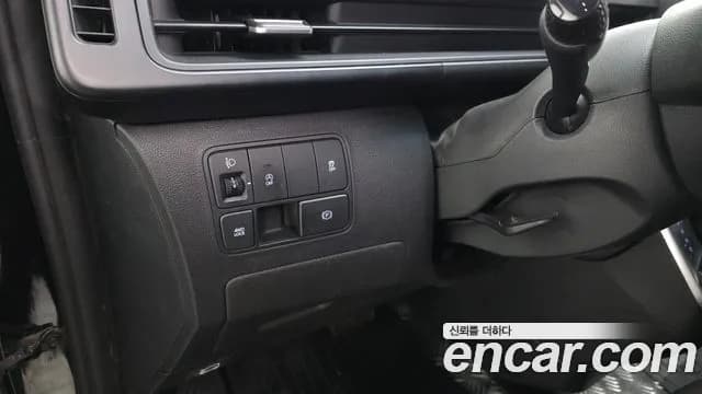 2022 Hyundai Staria 4WD Tourer 11-Seater Sold VIN KMJYA371DNU029838 – exterior detail 2022 Hyundai Staria 4WD Tourer 11-Seater Sold VIN KMJYA371DNU029838 – exterior detail