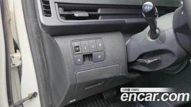 2022 Hyundai Staria 4WD Tourer 11-Seater Sold VIN KMJYB371DNU036109 – rear exterior 2022 Hyundai Staria 4WD Tourer 11-Seater Sold VIN KMJYB371DNU036109 – rear exterior