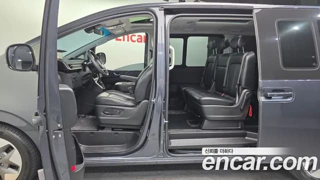 2022 Hyundai Staria 4WD Tourer 11-Seater Sold VIN KMJYB371DNU072038 – rear exterior 2022 Hyundai Staria 4WD Tourer 11-Seater Sold VIN KMJYB371DNU072038 – rear exterior