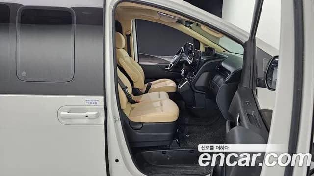 2024 Hyundai Staria L3.5 Tourer 11-Seater Sold VIN KMJYB373BRU171681 – exterior detail 2024 Hyundai Staria L3.5 Tourer 11-Seater Sold VIN KMJYB373BRU171681 – exterior detail