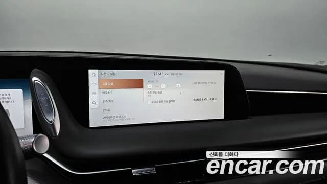 2022 Genesis G90 (RS4) Gasoline 3.5 Turbo 2WD Sold VIN KMTFA41DBNU003065 – dashboard 2022 Genesis G90 (RS4) Gasoline 3.5 Turbo 2WD Sold VIN KMTFA41DBNU003065 – dashboard