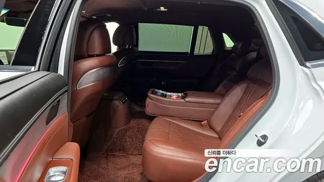 2022 Genesis G90 (RS4) Gasoline 3.5 Turbo 2WD Sold VIN KMTFA41DBNU013854 – interior seats 2022 Genesis G90 (RS4) Gasoline 3.5 Turbo 2WD Sold VIN KMTFA41DBNU013854 – interior seats