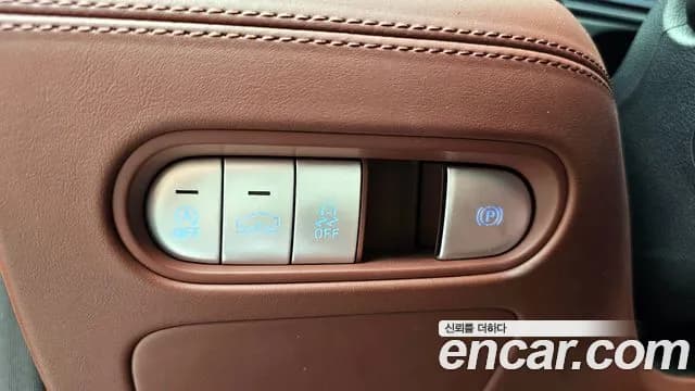 2022 Genesis G90 (RS4) Gasoline 3.5 Turbo 2WD Sold VIN KMTFA41DBNU015570 – exterior detail 2022 Genesis G90 (RS4) Gasoline 3.5 Turbo 2WD Sold VIN KMTFA41DBNU015570 – exterior detail