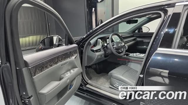 2023 Genesis G90 (RS4) Gasoline 3.5 Turbo 2WD Sold VIN KMTFA41DBPU020714 – exterior detail 2023 Genesis G90 (RS4) Gasoline 3.5 Turbo 2WD Sold VIN KMTFA41DBPU020714 – exterior detail
