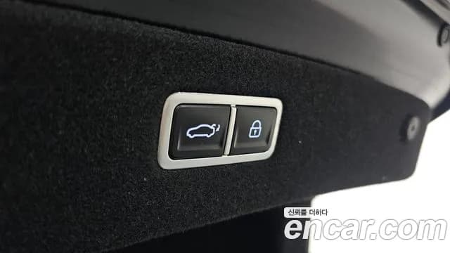2023 Genesis G90 (RS4) Gasoline 3.5 Turbo 2WD Sold VIN KMTFA41DBPU031090 – interior seats 2023 Genesis G90 (RS4) Gasoline 3.5 Turbo 2WD Sold VIN KMTFA41DBPU031090 – interior seats