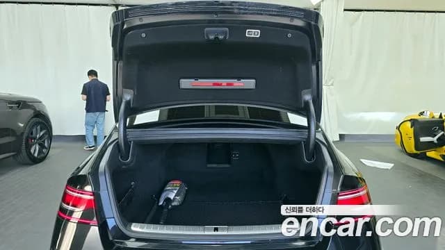 2022 Genesis G90 (RS4) Gasoline 3.5 Turbo AWD Sold VIN KMTFA41DDNU002902 – trunk area 2022 Genesis G90 (RS4) Gasoline 3.5 Turbo AWD Sold VIN KMTFA41DDNU002902 – trunk area