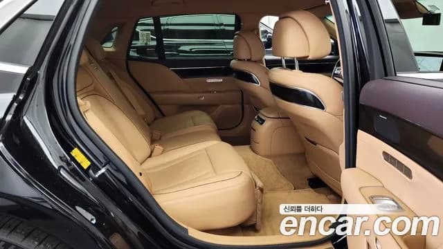 2022 Genesis G90 (RS4) Gasoline 3.5 Turbo AWD Sold VIN KMTFA41DDNU002919 – interior seats 2022 Genesis G90 (RS4) Gasoline 3.5 Turbo AWD Sold VIN KMTFA41DDNU002919 – interior seats