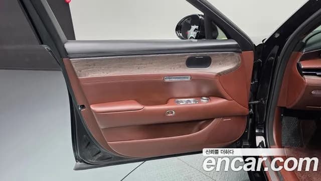 2022 Genesis G90 (RS4) Gasoline 3.5 Turbo AWD Sold VIN KMTFA41DDNU004279 – exterior detail 2022 Genesis G90 (RS4) Gasoline 3.5 Turbo AWD Sold VIN KMTFA41DDNU004279 – exterior detail