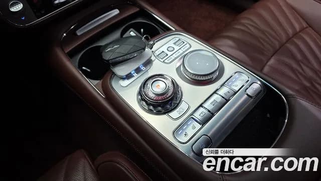 2022 Genesis G90 (RS4) Gasoline 3.5 Turbo AWD Sold VIN KMTFA41DDNU009018 – interior seats 2022 Genesis G90 (RS4) Gasoline 3.5 Turbo AWD Sold VIN KMTFA41DDNU009018 – interior seats