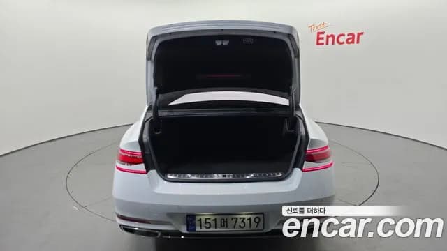 2022 Genesis G90 (RS4) Gasoline 3.5 Turbo AWD Sold VIN KMTFA41DDNU009594 – interior seats 2022 Genesis G90 (RS4) Gasoline 3.5 Turbo AWD Sold VIN KMTFA41DDNU009594 – interior seats