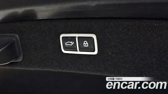 2022 Genesis G90 (RS4) Gasoline 3.5 Turbo AWD Sold VIN KMTFA41DDNU013029 – trunk area 2022 Genesis G90 (RS4) Gasoline 3.5 Turbo AWD Sold VIN KMTFA41DDNU013029 – trunk area