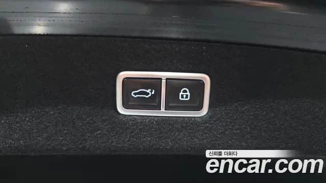 2022 Genesis G90 (RS4) Gasoline 3.5 Turbo AWD Sold VIN KMTFA41DDNU015720 – interior seats 2022 Genesis G90 (RS4) Gasoline 3.5 Turbo AWD Sold VIN KMTFA41DDNU015720 – interior seats
