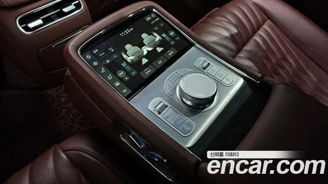 2022 Genesis G90 (RS4) Gasoline 3.5 Turbo AWD Sold VIN KMTFA41DDNU017157 – interior seats 2022 Genesis G90 (RS4) Gasoline 3.5 Turbo AWD Sold VIN KMTFA41DDNU017157 – interior seats