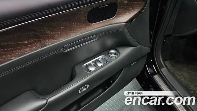 2023 Genesis G90 (RS4) Gasoline 3.5 Turbo AWD Sold VIN KMTFA41DDPU018774 – undercarriage 2023 Genesis G90 (RS4) Gasoline 3.5 Turbo AWD Sold VIN KMTFA41DDPU018774 – undercarriage