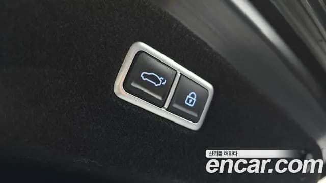 2023 Genesis G90 (RS4) Gasoline 3.5 Turbo AWD Sold VIN KMTFA41DDPU023554 – interior seats 2023 Genesis G90 (RS4) Gasoline 3.5 Turbo AWD Sold VIN KMTFA41DDPU023554 – interior seats