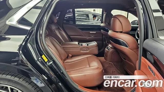 2023 Genesis G90 (RS4) Gasoline 3.5 Turbo AWD Sold VIN KMTFA41DDPU025978 – interior seats 2023 Genesis G90 (RS4) Gasoline 3.5 Turbo AWD Sold VIN KMTFA41DDPU025978 – interior seats
