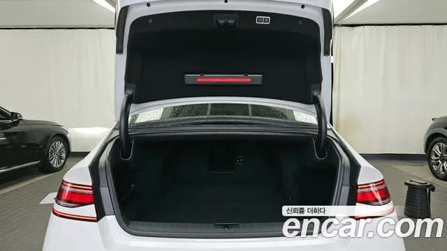 2023 Genesis G90 (RS4) Gasoline 3.5 Turbo AWD Sold VIN KMTFA41DDPU032403 – exterior detail 2023 Genesis G90 (RS4) Gasoline 3.5 Turbo AWD Sold VIN KMTFA41DDPU032403 – exterior detail