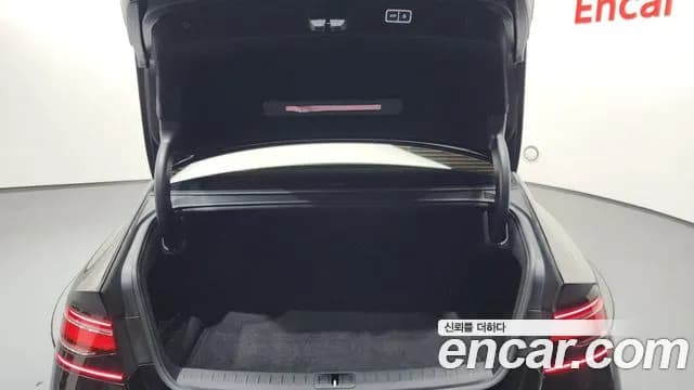 2023 Genesis G90 (RS4) Gasoline 3.5 Turbo AWD Sold VIN KMTFA41DDPU035377 – trunk area 2023 Genesis G90 (RS4) Gasoline 3.5 Turbo AWD Sold VIN KMTFA41DDPU035377 – trunk area