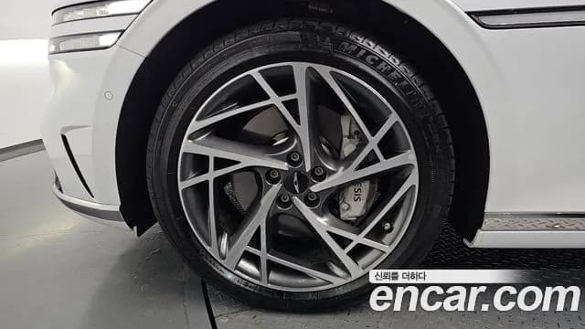 2023 Genesis G90 (RS4) Gasoline 3.5 Turbo AWD Sold VIN KMTFA41DDPU036742 – trunk area 2023 Genesis G90 (RS4) Gasoline 3.5 Turbo AWD Sold VIN KMTFA41DDPU036742 – trunk area