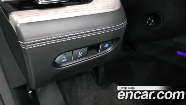 2024 Genesis G90 (RS4) Gasoline 3.5 Turbo AWD Sold VIN KMTFA41DDRU040368 – interior seats 2024 Genesis G90 (RS4) Gasoline 3.5 Turbo AWD Sold VIN KMTFA41DDRU040368 – interior seats