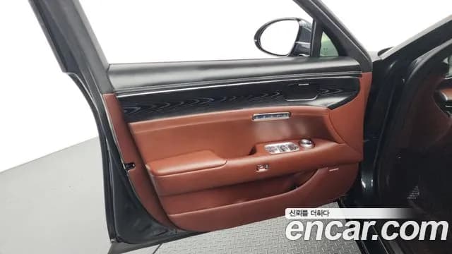 2024 Genesis G90 (RS4) Gasoline 3.5 Turbo AWD Sold VIN KMTFA41DDRU041028 – rear exterior 2024 Genesis G90 (RS4) Gasoline 3.5 Turbo AWD Sold VIN KMTFA41DDRU041028 – rear exterior