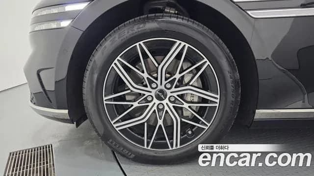 2025 Genesis G90 (RS4) Gasoline 3.5 Turbo AWD Sold VIN KMTFA41DDSU044214 – undercarriage 2025 Genesis G90 (RS4) Gasoline 3.5 Turbo AWD Sold VIN KMTFA41DDSU044214 – undercarriage