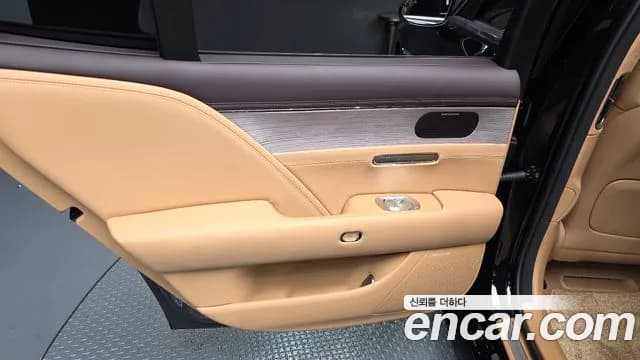 2025 Genesis G90 (RS4) Gasoline 3.5 Turbo AWD Sold VIN KMTFA41DDSU052294 – interior seats 2025 Genesis G90 (RS4) Gasoline 3.5 Turbo AWD Sold VIN KMTFA41DDSU052294 – interior seats