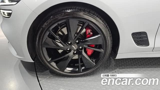 2021 Genesis The New G70 Gasoline 2.0T 2WD Sold VIN KMTG141ABMU090676 – exterior detail 2021 Genesis The New G70 Gasoline 2.0T 2WD Sold VIN KMTG141ABMU090676 – exterior detail