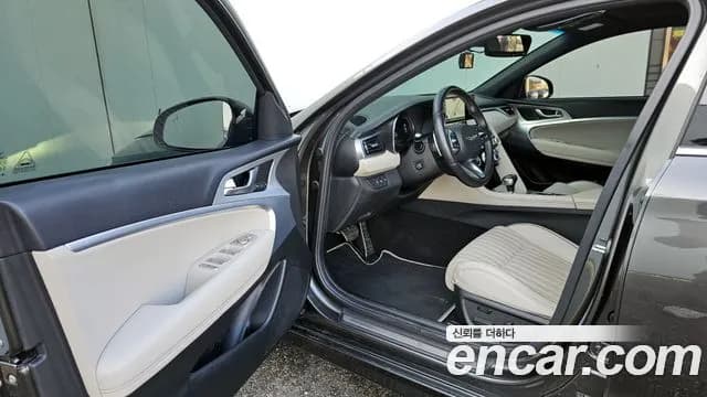 2022 Genesis The New G70 Gasoline 2.0T 2WD Sold VIN KMTG141ABNU101751 – photo 15 2022 Genesis The New G70 Gasoline 2.0T 2WD Sold VIN KMTG141ABNU101751 – photo 15