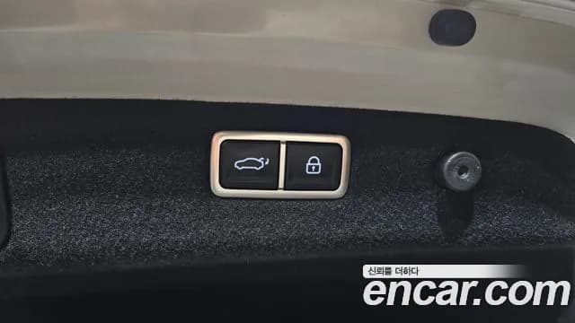 2023 Genesis The New G70 Gasoline 2.0T 2WD Sold VIN KMTG141ABPU118777 – photo 24 2023 Genesis The New G70 Gasoline 2.0T 2WD Sold VIN KMTG141ABPU118777 – photo 24