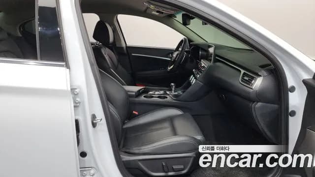 2019 Genesis G70 2.0T Sold VIN KMTG241ABKU040541 – interior seats 2019 Genesis G70 2.0T Sold VIN KMTG241ABKU040541 – interior seats