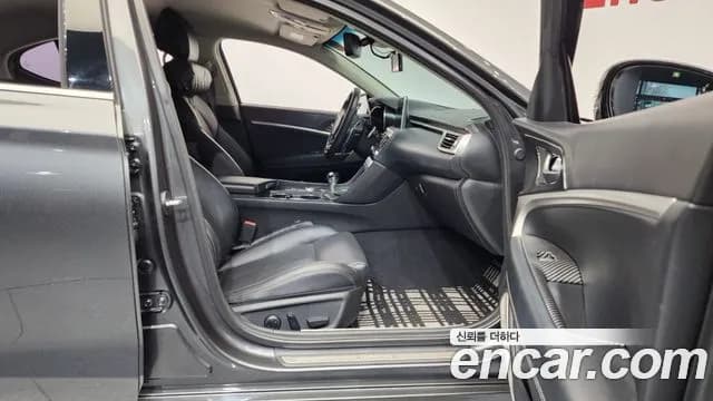 2018 Genesis G70 2.0T AWD Sold VIN KMTG241ADJU025227 – trunk area 2018 Genesis G70 2.0T AWD Sold VIN KMTG241ADJU025227 – trunk area
