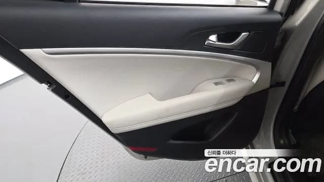 2024 Genesis The New G70 Shooting Brake Gasoline 2.5T 2WD Sold VIN KMTG2G1CBRU129014 – exterior detail 2024 Genesis The New G70 Shooting Brake Gasoline 2.5T 2WD Sold VIN KMTG2G1CBRU129014 – exterior detail