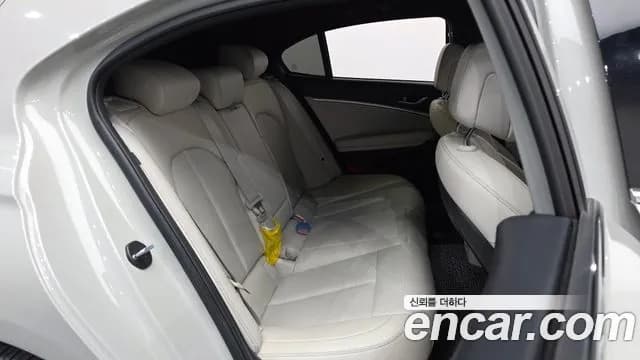 2024 Genesis The New G70 Shooting Brake Gasoline 2.5T 2WD Sold VIN KMTG2G1CBRU129014 – trunk area 2024 Genesis The New G70 Shooting Brake Gasoline 2.5T 2WD Sold VIN KMTG2G1CBRU129014 – trunk area