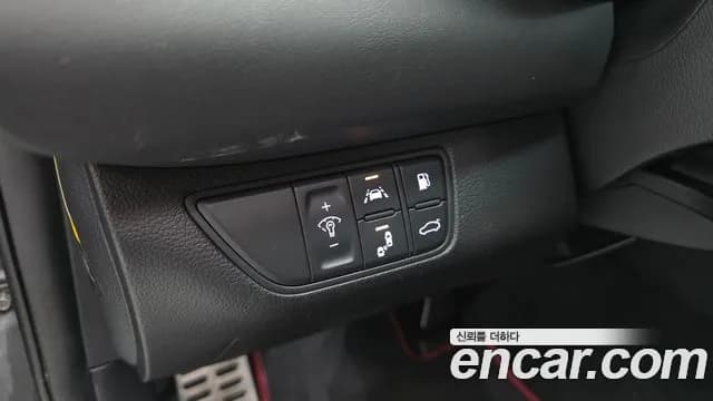 2018 Genesis G70 2.0T Sold VIN KMTG341ABJU004497 – photo 17 2018 Genesis G70 2.0T Sold VIN KMTG341ABJU004497 – photo 17