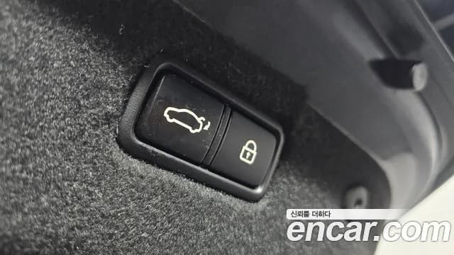2019 Genesis G70 2.0T Sold VIN KMTG341ABKU037282 – photo 11 2019 Genesis G70 2.0T Sold VIN KMTG341ABKU037282 – photo 11